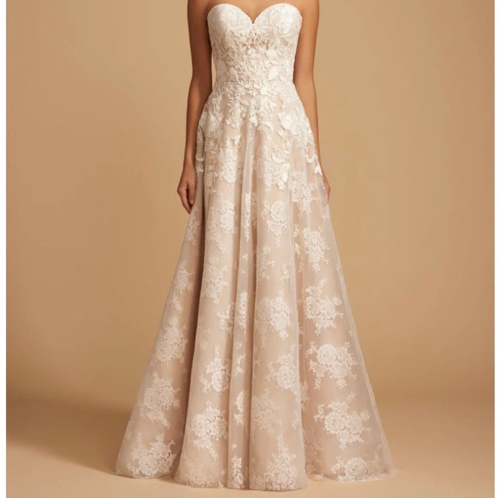 Ti Adora ivory lace bridal wedding gown size 16 18